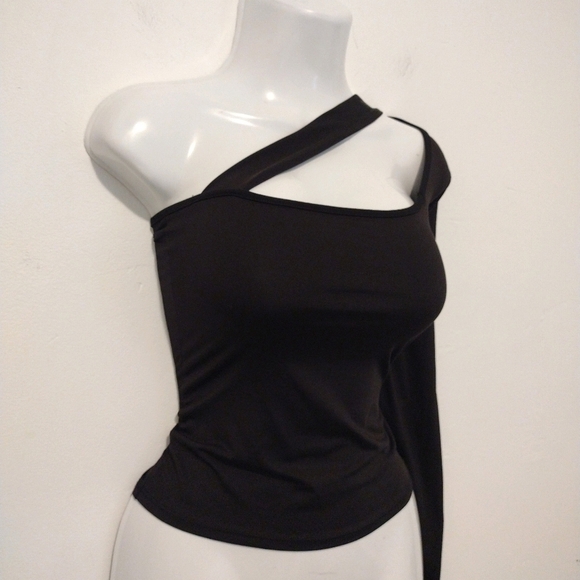 Forever 21 - One Shoulder Long Sleeve Satin Top - Picture 5 of 12